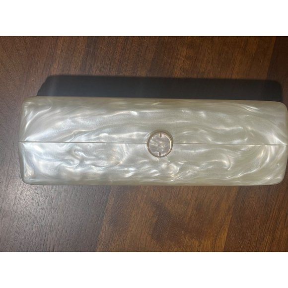 Cult Gaia Enid Textured Acrylic Clutch Bag in Ivory New Womens Purse - Picture 9 of 17